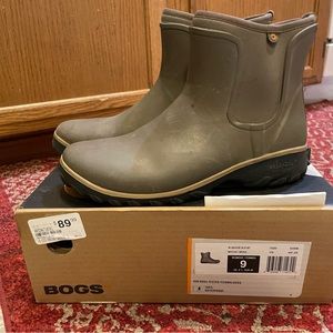 Bogs Women's Sauvie Slip On Waterproof Garden Muck Rain Boots Mocha Size 9